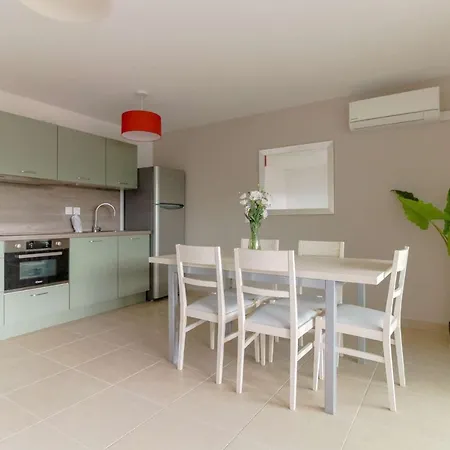 Select'so - Le Poseidon - Piscine & Garage - Prestations De Qualite & Services Hoteliers - Pos22 Apartman